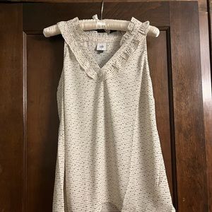 Cabi black and white shell sleeveless top. Size small.